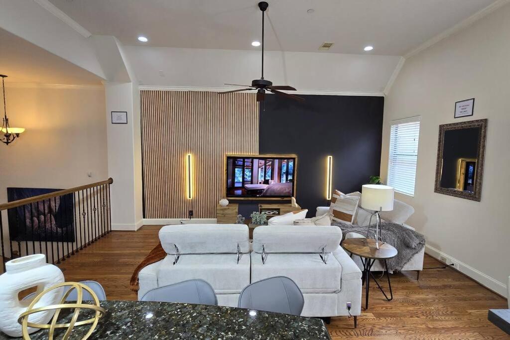 Modern Galleria Gem Private Jacuzzi 3 Br Houston Exterior photo