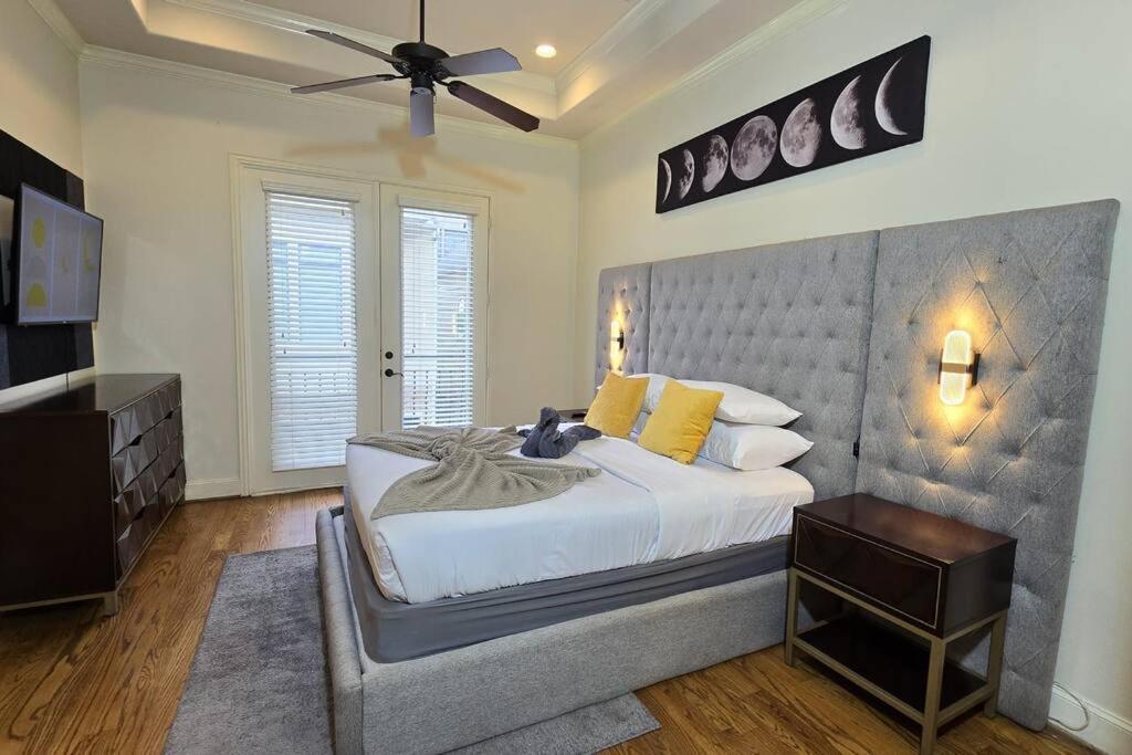 Modern Galleria Gem Private Jacuzzi 3 Br Houston Exterior photo
